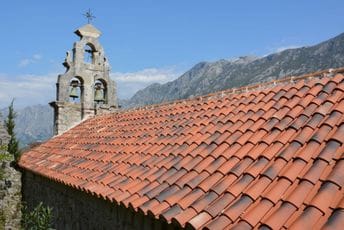 Jedinstven ambijentalno arhitektonski spoj: Crkva Sv. Kuzme i Damjana (Muo)