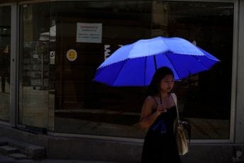 Na Kipru nesnosne vrućine: Škole zatvorene, djeca imala vrtoglavicu Na Kipru nesnosne vrućine: Škole zatvorene, djeca imala vrtoglavicu