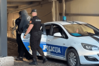 Vasović sproveden u Viši sud, SDT predlaže pritvor do 30 dana Vasović sproveden u Viši sud, SDT predlaže pritvor do 30 dana