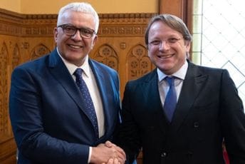 Madić sa Varheljijem: Poslanici ostvarili veliki trijumf, ovo je istorijski iskorak naše zemlje Madić sa Varheljijem: Poslanici ostvarili veliki trijumf, ovo je istorijski iskorak naše zemlje