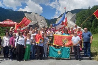 Antifašisti Herceg Novog i Kotora: Falsifikuju istoriju pretvarajući dželate u žrtve, loše u dobre, a popove primiču partizanskim grobovima Antifašisti Herceg Novog i Kotora: Falsifikuju istoriju pretvarajući dželate u žrtve, loše u dobre, a popove primiču partizanskim grobovima
