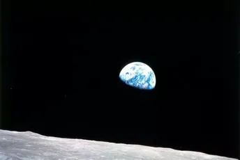 Stradali astronaut Vilijam Anders napravio je jednu od najspektakularnijih fotografija u istoriji