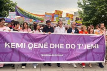 Održan Prajd u Prištini: Kurti sa ministrima i gradonačelnikom predvodio povorku