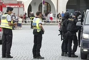 Češka: Djevojčica u osnovnoj školi izbola nožem dvoje vršnjaka Češka: Djevojčica u osnovnoj školi izbola nožem dvoje vršnjaka