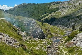 Alarmantna slika na 1.500 metara: Gore deponije i na biseru Lukavice (FOTO, VIDEO)