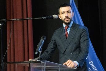 Živković: Naši oponenti, koje guše nacionalisti, ostaće upamćeni kao epizodna uloga na političkoj sceni Živković: Naši oponenti, koje guše nacionalisti, ostaće upamćeni kao epizodna uloga na političkoj sceni