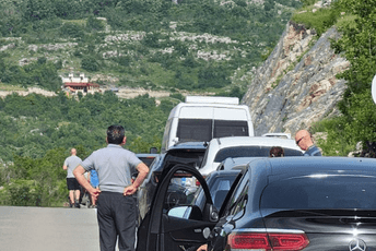 Tri osobe povrijeđene u udesu na putu Nikšić - Vilusi
