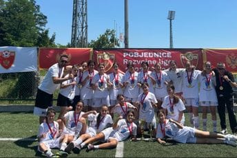 Mlade fudbalerke Ilariona pobjednice Razvojne lige Mlade fudbalerke Ilariona pobjednice Razvojne lige