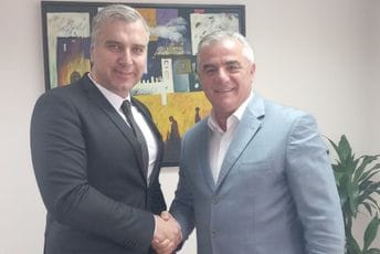 Ambasador BiH Branimir Jukić posjetio CEKUM: Dogovoren niz zajedničkih događaja u Crnoj Gori i Bosni i Hercegovini Ambasador BiH Branimir Jukić posjetio CEKUM: Dogovoren niz zajedničkih događaja u Crnoj Gori i Bosni i Hercegovini