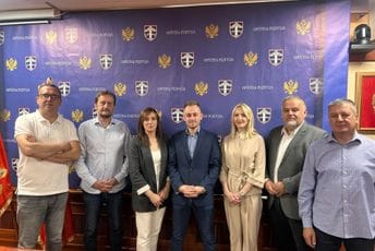 Klub odbornika DPS-BS Pljevlja: Vrijeme je za ozbiljne poteze jer nam neozbiljni i neuki vladaju gradom Klub odbornika DPS-BS Pljevlja: Vrijeme je za ozbiljne poteze jer nam neozbiljni i neuki vladaju gradom