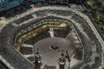 Više od milion i po muslimanskih hodočasnika stiglo na godišnji Hadžiluk Više od milion i po muslimanskih hodočasnika stiglo na godišnji Hadžiluk