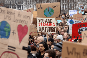 Na izborima za Evropski parlament prvi put glasali šesnaestogodišnjaci Na izborima za Evropski parlament prvi put glasali šesnaestogodišnjaci