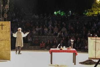 Počeo FunFest; Milošević: Kulturnu istoriju Cetinja želimo pretočiti u novu tradiciju koja će slaviti humor Počeo FunFest; Milošević: Kulturnu istoriju Cetinja želimo pretočiti u novu tradiciju koja će slaviti humor