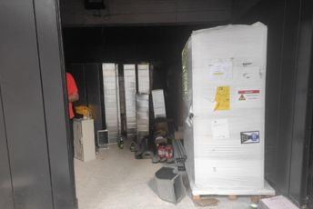 Nastavlja se pretres "ničije kuće", stigla i Građevinska inspekcija Nastavlja se pretres "ničije kuće", stigla i Građevinska inspekcija