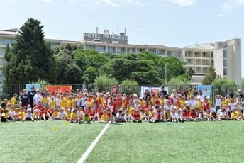 Festival UEFA Playmakers održan u Baru, učestvovale djevojčice iz devet škola i sedam klubova Festival UEFA Playmakers održan u Baru, učestvovale djevojčice iz devet škola i sedam klubova
