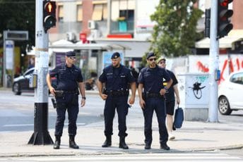 Šetao go Zagrebom i sjekirom udarao automobile: Policija mu u kući pronašla tijelo žene