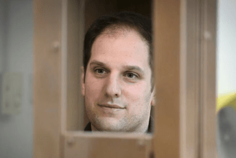 Američki novinar u Rusiji optužen za špijunažu, sumnjiče ga da radi za CIA Američki novinar u Rusiji optužen za špijunažu, sumnjiče ga da radi za CIA