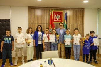 Raičević sa državnim prvacima robotike: Oni su budućnost Bara Raičević sa državnim prvacima robotike: Oni su budućnost Bara