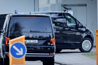 Racije u Njemačkoj: Zapljenjen kokain vrijedan milijardu eura, uhapšeno sedam osoba Racije u Njemačkoj: Zapljenjen kokain vrijedan milijardu eura, uhapšeno sedam osoba