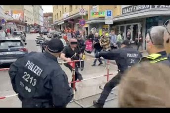 Hambrurg: Muškarac napao krampom policiju
