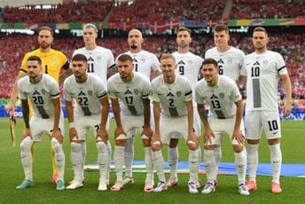 Povodom smrti Matije Šarkića, fudbaleri Slovenije nose crni flor Povodom smrti Matije Šarkića, fudbaleri Slovenije nose crni flor