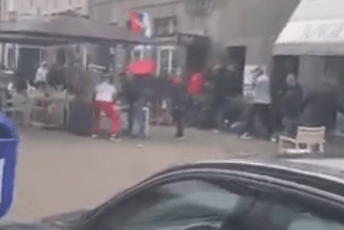 Svega ima na Euru: Vučićev sin htio da uleti u tuču, ali mu obezbjeđenje nije dalo (VIDEO) Svega ima na Euru: Vučićev sin htio da uleti u tuču, ali mu obezbjeđenje nije dalo (VIDEO)