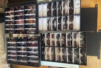 Kod Podgoričanina pronašli više od 120 naočara, terete ga za nedozvoljenu trgovinu Kod Podgoričanina pronašli više od 120 naočara, terete ga za nedozvoljenu trgovinu