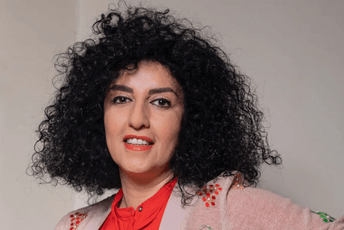 Iranska dobitnica Nobelove nagrade za mir osuđena na još godinu robije Iranska dobitnica Nobelove nagrade za mir osuđena na još godinu robije