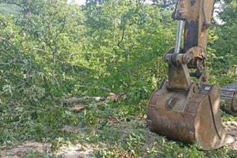 Arheološki lokalitet opet na udaru mašina koncesionara: Mještani poručili da nećepristati na dalju devastaciju Arheološki lokalitet opet na udaru mašina koncesionara: Mještani poručili da nećepristati na dalju devastaciju