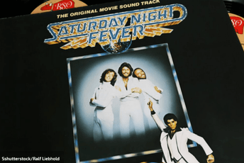 Plesni podijum iz Groznice subotnje večeri prodat na aukciji za više od 300.000 dolara Plesni podijum iz Groznice subotnje večeri prodat na aukciji za više od 300.000 dolara