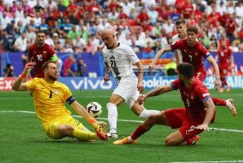 Srbija sačuvala nadu golom u 96. minutu: Slovenci imali plasman u rukama, ali meč u Minhenu okončan je remijem Srbija sačuvala nadu golom u 96. minutu: Slovenci imali plasman u rukama, ali meč u Minhenu okončan je remijem