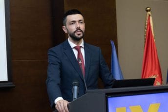 Živković: Spajić politički beskičmenjak koga svi ucjenjuju i pristaje na sve samo da bi ostajao na poziciji premijera
