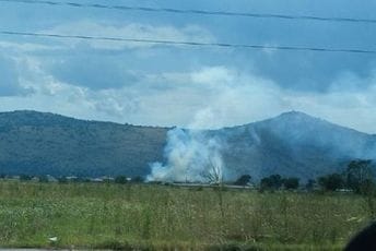 Požar u Donjim Kokotima: Gori sijeno u štali, vatru gase tri posade