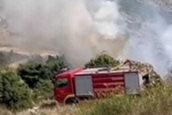 Bar: Na Volujici izbio požar, vatrogasci se satima borili sa stihijom