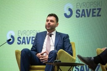 Vujović: Izmjena uslova za dobijanje crnogorskog državljanstva crvena linija koja neće biti prekoračena Vujović: Izmjena uslova za dobijanje crnogorskog državljanstva crvena linija koja neće biti prekoračena