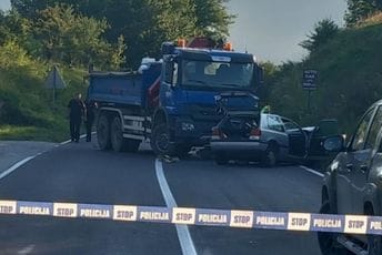 Berane: Jedna osoba teže povrijeđena u sudaru kamiona i automobila