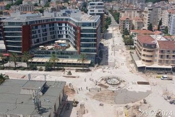 Prijestonica turizma zakrčena zbog lošeg projekta: Centar Budve bez bagera od 15. jula Prijestonica turizma zakrčena zbog lošeg projekta: Centar Budve bez bagera od 15. jula
