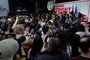 Najjači blok u Francuskoj prilično je heterogen: Okupili 53 partije i više sindikata, danas im se to isplatilo Najjači blok u Francuskoj prilično je heterogen: Okupili 53 partije i više sindikata, danas im se to isplatilo