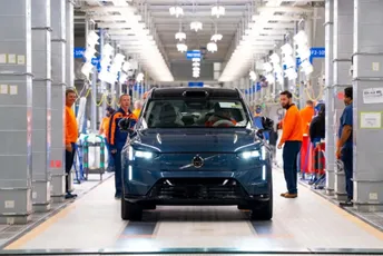 Volvo pisao kupcima: Kad vam isporučimo auto nećete moći da računate na sve sadržaje Volvo pisao kupcima: Kad vam isporučimo auto nećete moći da računate na sve sadržaje