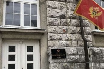 ODT Cetinje: Zbog saobraćajne nesreće u kojoj je u petak poginuo Nikšićanin određeno zadržavanje Podgoričaninu ODT Cetinje: Zbog saobraćajne nesreće u kojoj je u petak poginuo Nikšićanin određeno zadržavanje Podgoričaninu