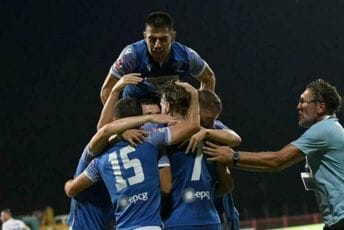 Dečić sjutra u Velsu, Božović poručuje: Jedva čekamo da utakmica počne Dečić sjutra u Velsu, Božović poručuje: Jedva čekamo da utakmica počne