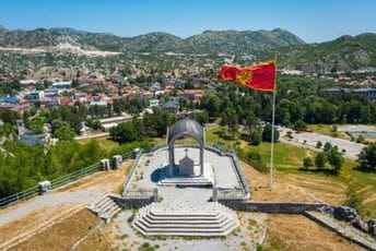 Dan državnosti na Cetinju: „Crnogorski umjetnici Prijestonici“ na Ljetnjoj pozornici Dan državnosti na Cetinju: „Crnogorski umjetnici Prijestonici“ na Ljetnjoj pozornici