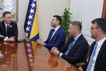 Lideri Evropskog saveza sa Bećirovićem: CG mora dobiti Vladu i parlamentarnu većinu koje neće po diktatu Mandića entitete BiH predstavljati kao države Lideri Evropskog saveza sa Bećirovićem: CG mora dobiti Vladu i parlamentarnu većinu koje neće po diktatu Mandića entitete BiH predstavljati kao države