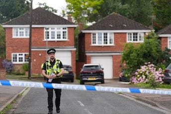 London: Uhapšen ubica sa samostrijelom, ispostavilo se da je ubio porodicu komentatora BBC-a London: Uhapšen ubica sa samostrijelom, ispostavilo se da je ubio porodicu komentatora BBC-a