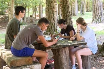 Djeca iz Crne Gore i Bosne uživaju prirodi Lovćena, posjetili i Biogradsku goru Djeca iz Crne Gore i Bosne uživaju prirodi Lovćena, posjetili i Biogradsku goru