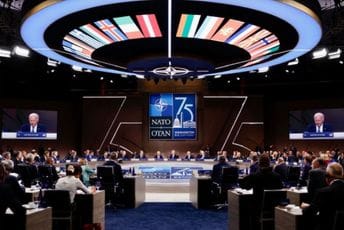 Krapović na NATO Samitu u Vašingtonu: Godišnjim izvještajem prepoznato da se Crna Gora našla među 23 članice koje su izdvojile najmanje 2 odsto BDP Krapović na NATO Samitu u Vašingtonu: Godišnjim izvještajem prepoznato da se Crna Gora našla među 23 članice koje su izdvojile najmanje 2 odsto BDP