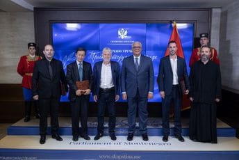 Mandić uručio Trinaestojulske nagrade u Skupštini Crne Gore Mandić uručio Trinaestojulske nagrade u Skupštini Crne Gore