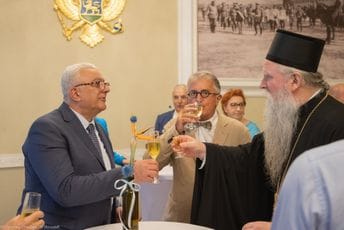 Pogledajte kako je bilo na dodjeli Trinaestojulske nagrade: Bez predsjednika žirija, ministarke, gradonačelnika... (FOTO)