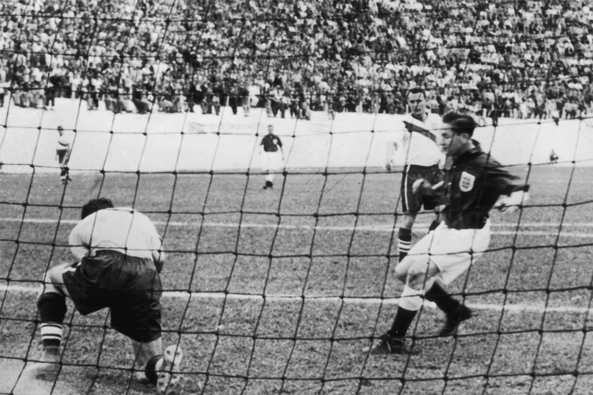 Fotografija 1: Najbitniju do sada vodile su žene: Ovo su ključne fudbalske borbe Engleske i Španije kroz istoriju