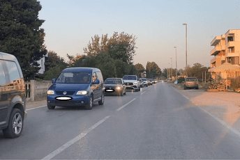 Ulcinj: Kilometarske kolone od Ade Bojane ka centru grada Ulcinj: Kilometarske kolone od Ade Bojane ka centru grada